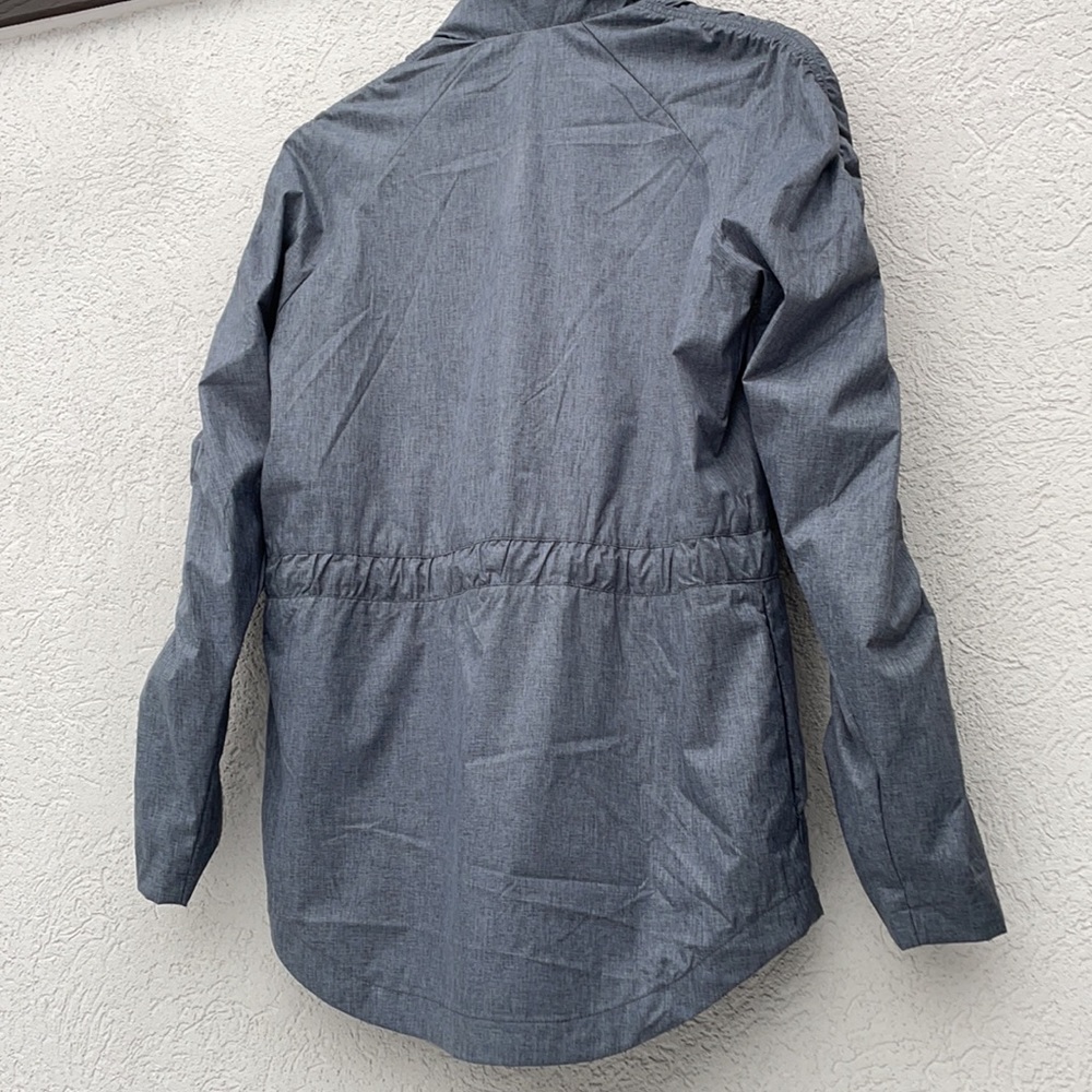 Fabletics Jacket Danielle Windbreaker Hooded - image 4